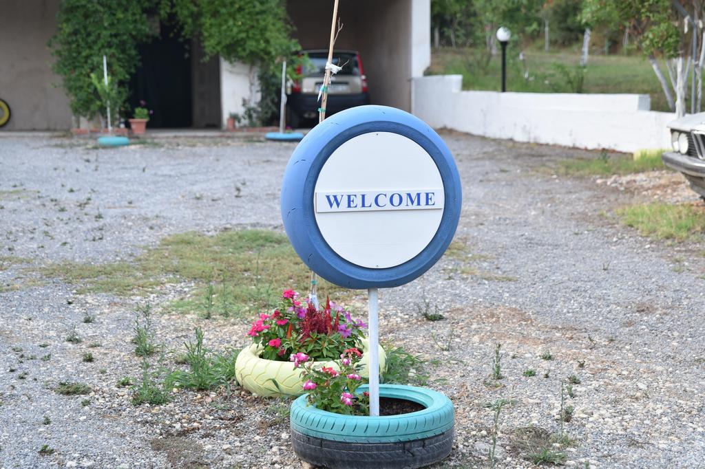Scorpios * Dassia (Corfu)